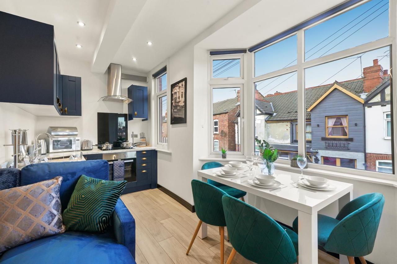 Appartamento Stylish Yorkshire Gem - Sleeps 4 - Great Location Castleford Esterno foto